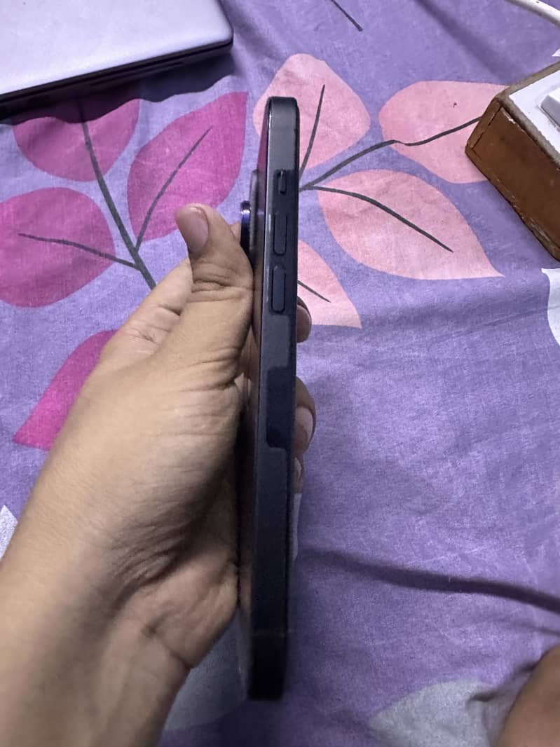 Apple iPhone 14 Pro 0
