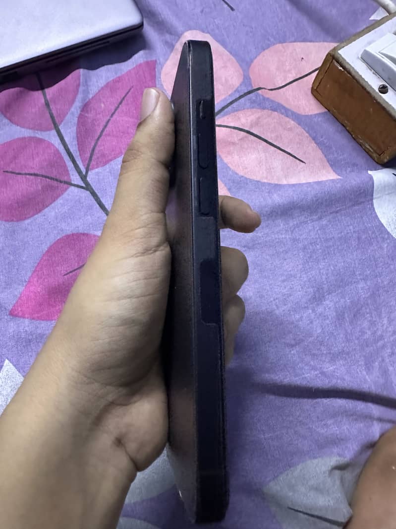 Apple iPhone 14 Pro 2