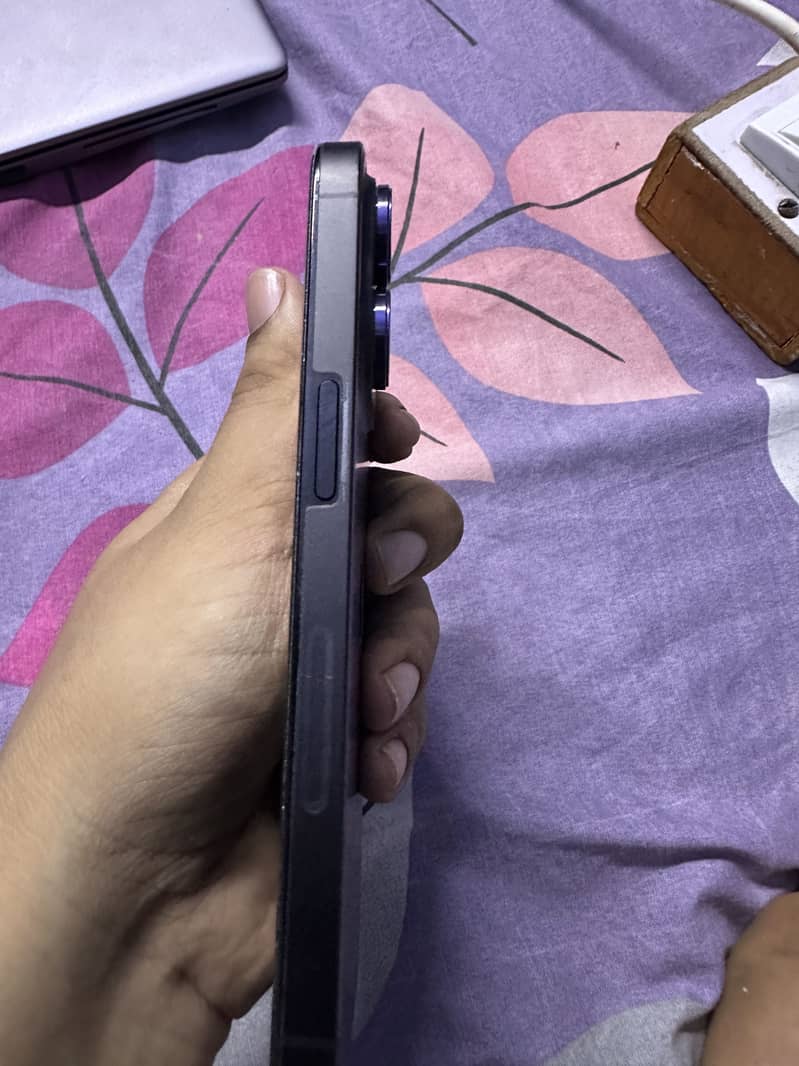 Apple iPhone 14 Pro 4