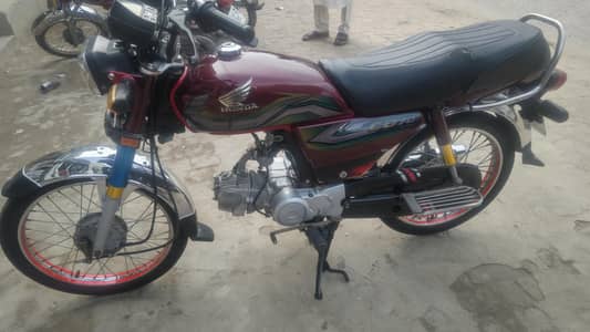 Honda CD 70 2023