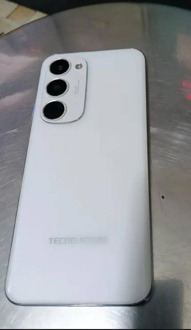 Tecno spark 40 pro plus 0