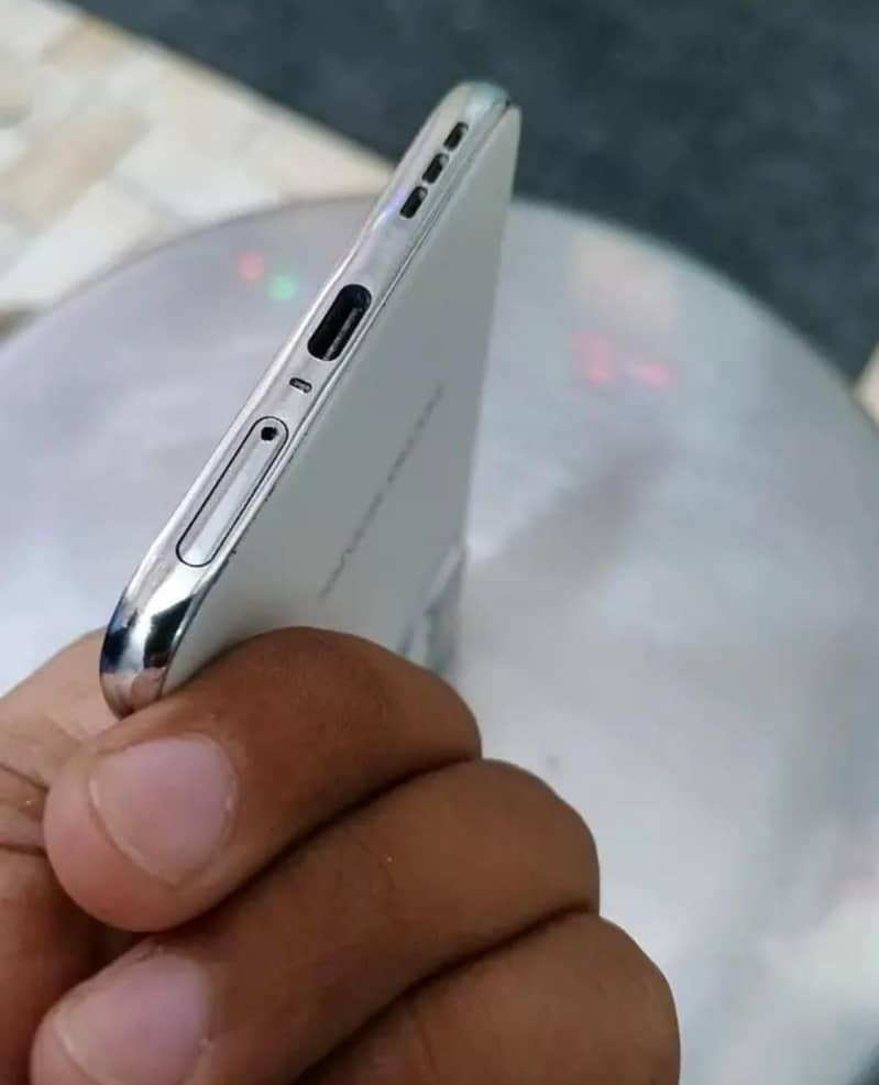 Tecno spark 40 pro plus 4