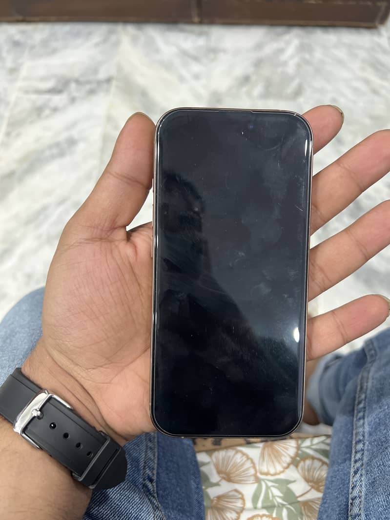 Apple iPhone 16 Pro 5