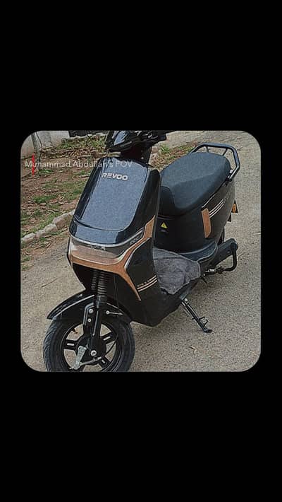 revoo A11 scooty in good condition