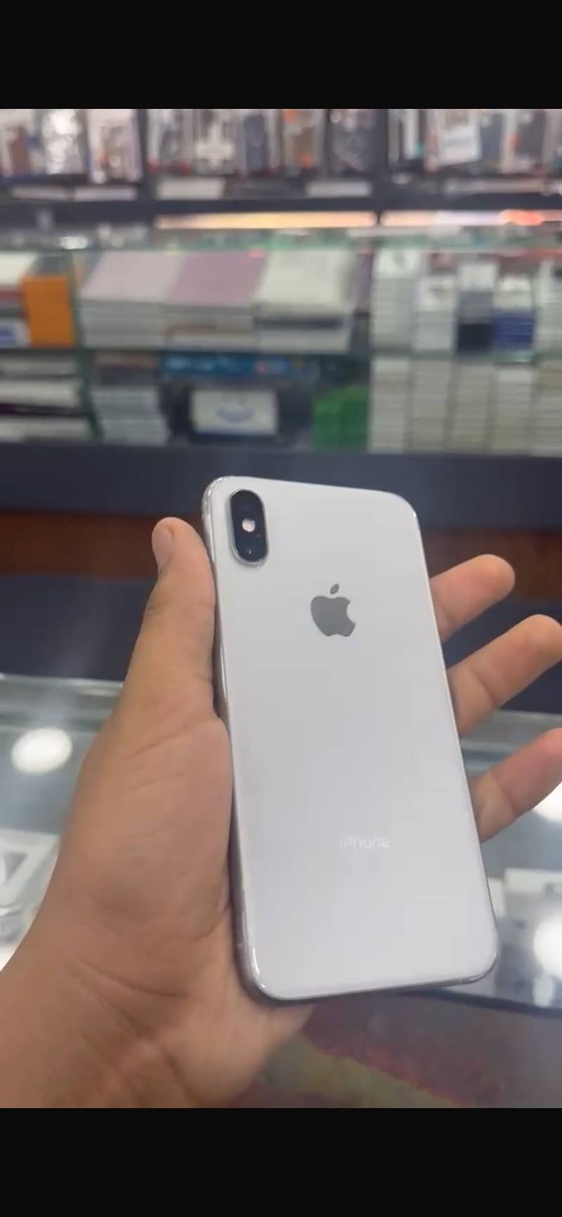 Apple iPhone XS 4