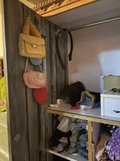 Kids wardrobe