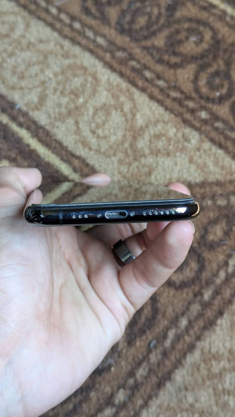 Apple iPhone 11 Pro 3