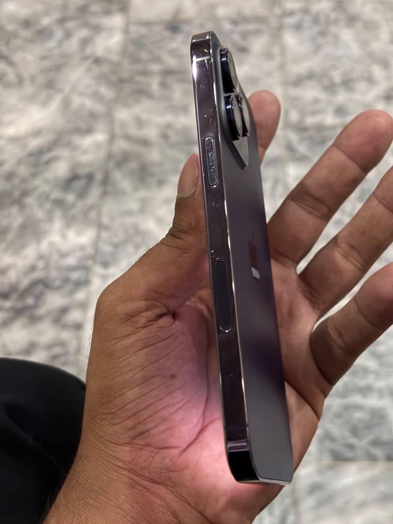Apple iPhone 14 Pro Max 1