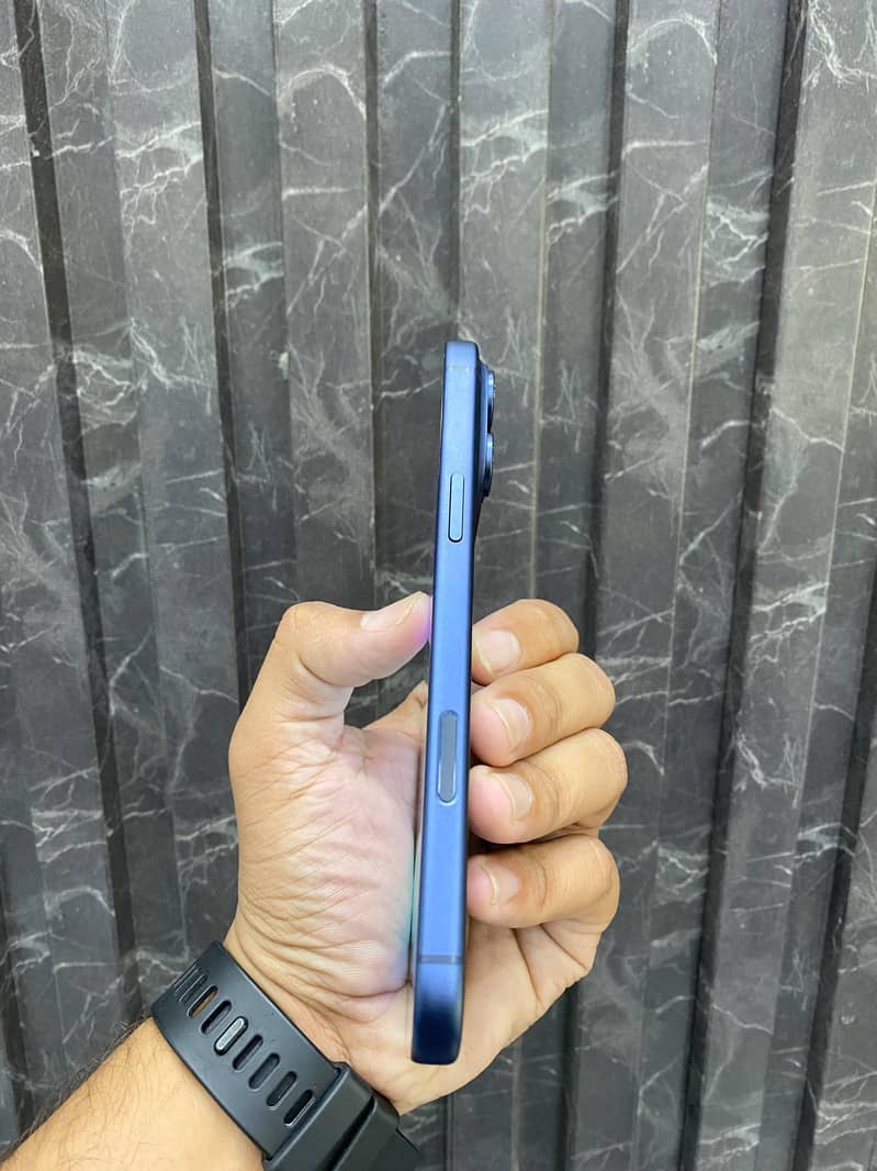 Apple iPhone 17 Pro Max 2