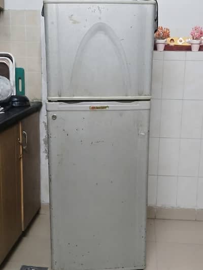  DAWLANCE REFRIGERATOR FOR SALE! 