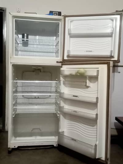 2nd hand full size fridge