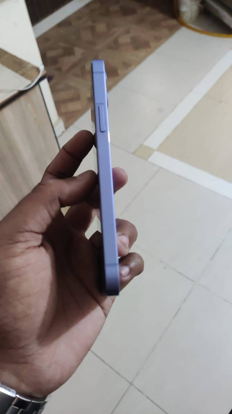 Apple iPhone 12 3