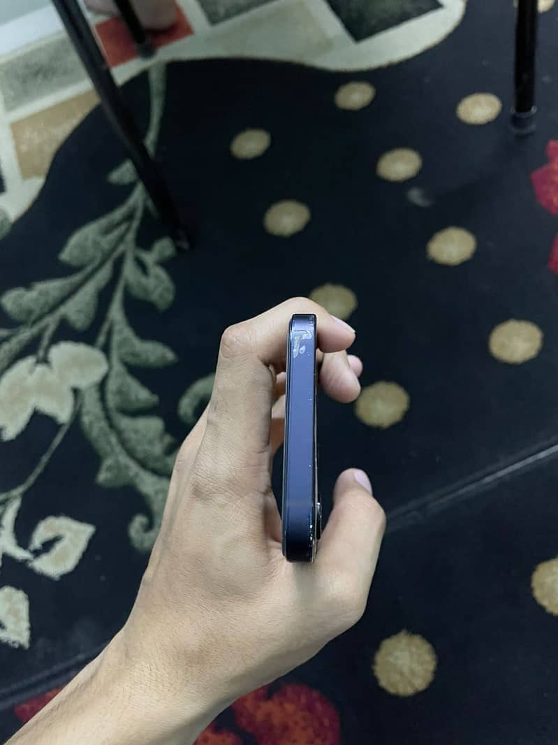 Apple iPhone 12 2
