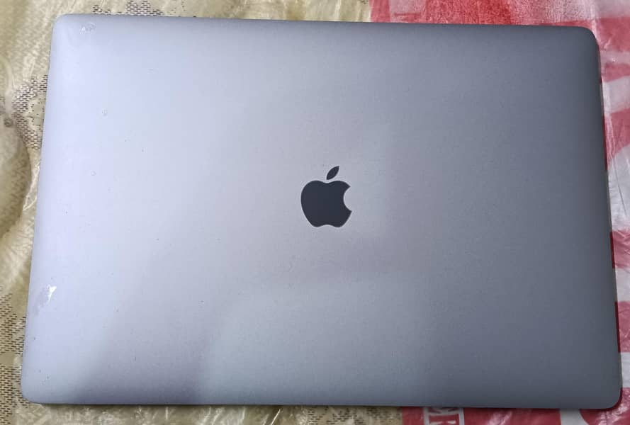 Macbook 19 pro 1
