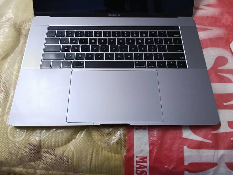 Macbook 19 pro 2