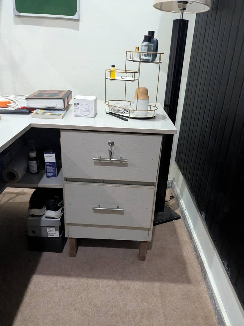 L Shape Table 2