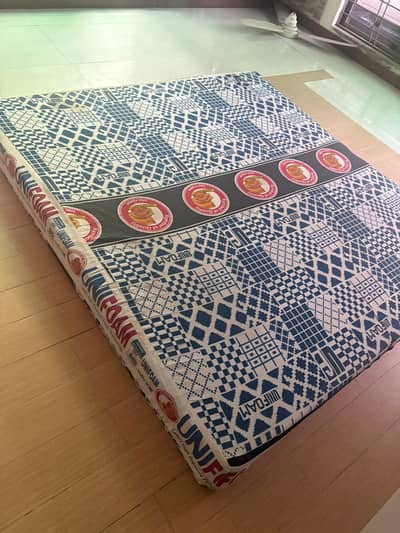 KING MATRESS 8 INCH