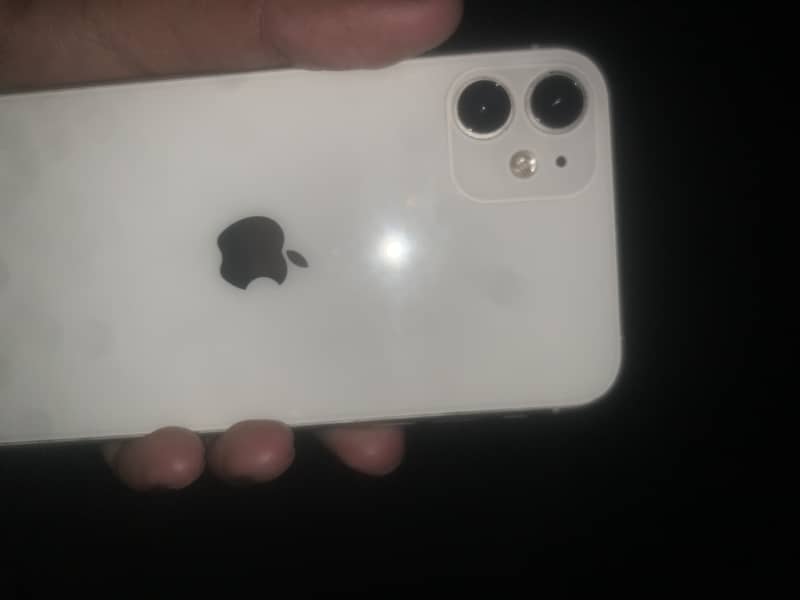 Apple iPhone 11 3