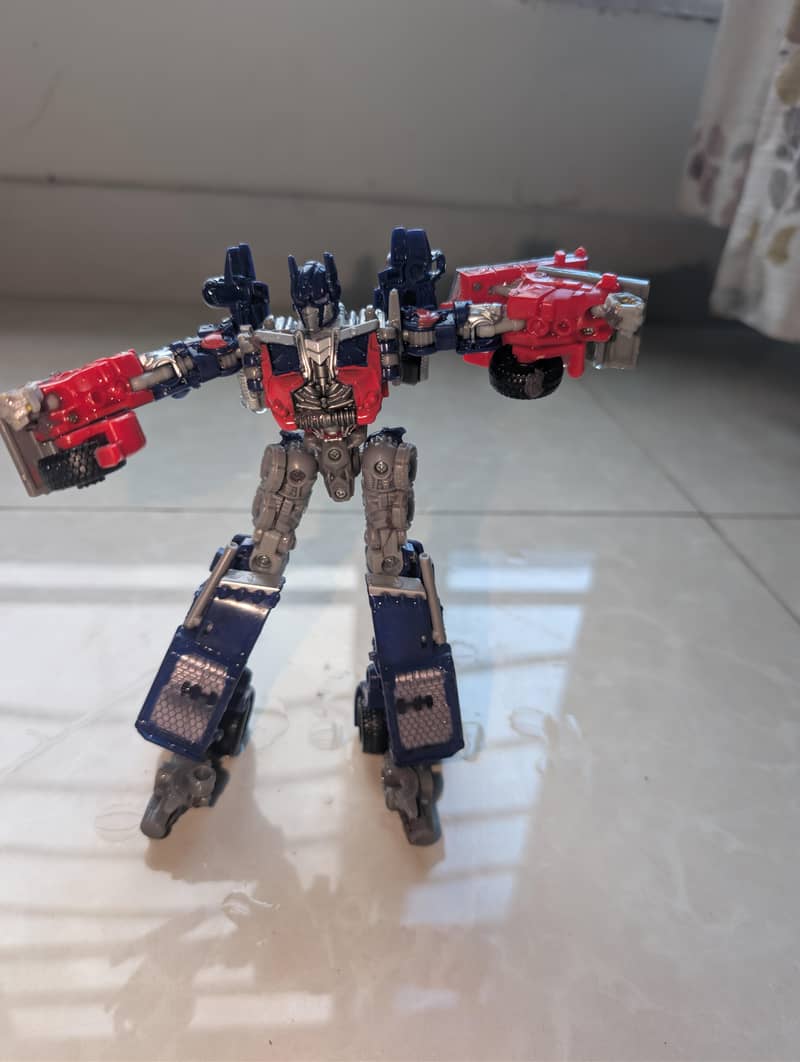 Optimus prime transformable bayverse 1
