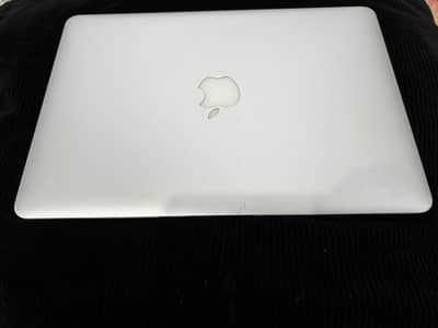 MacBook Air 2017 (Just Like Brand New)