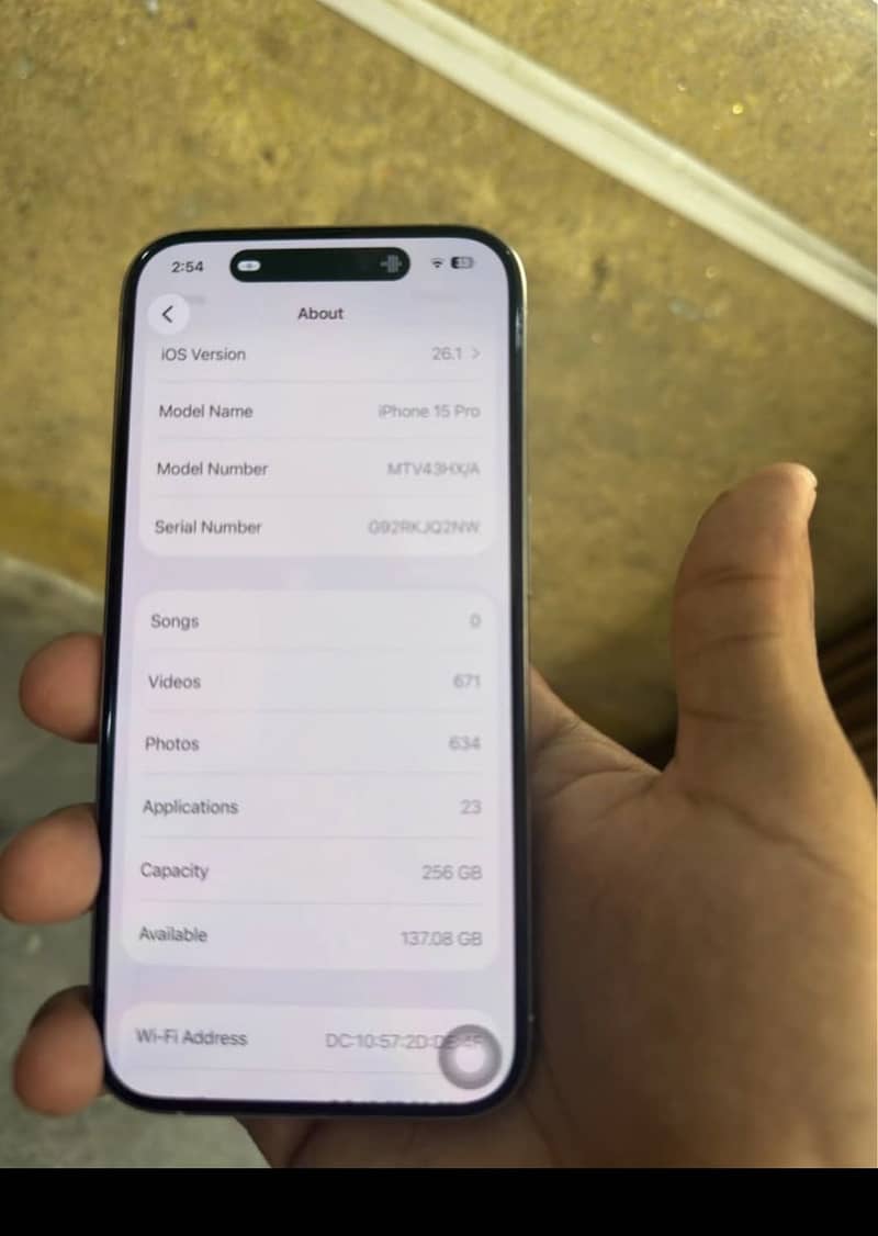 Apple iPhone 15 Pro 4