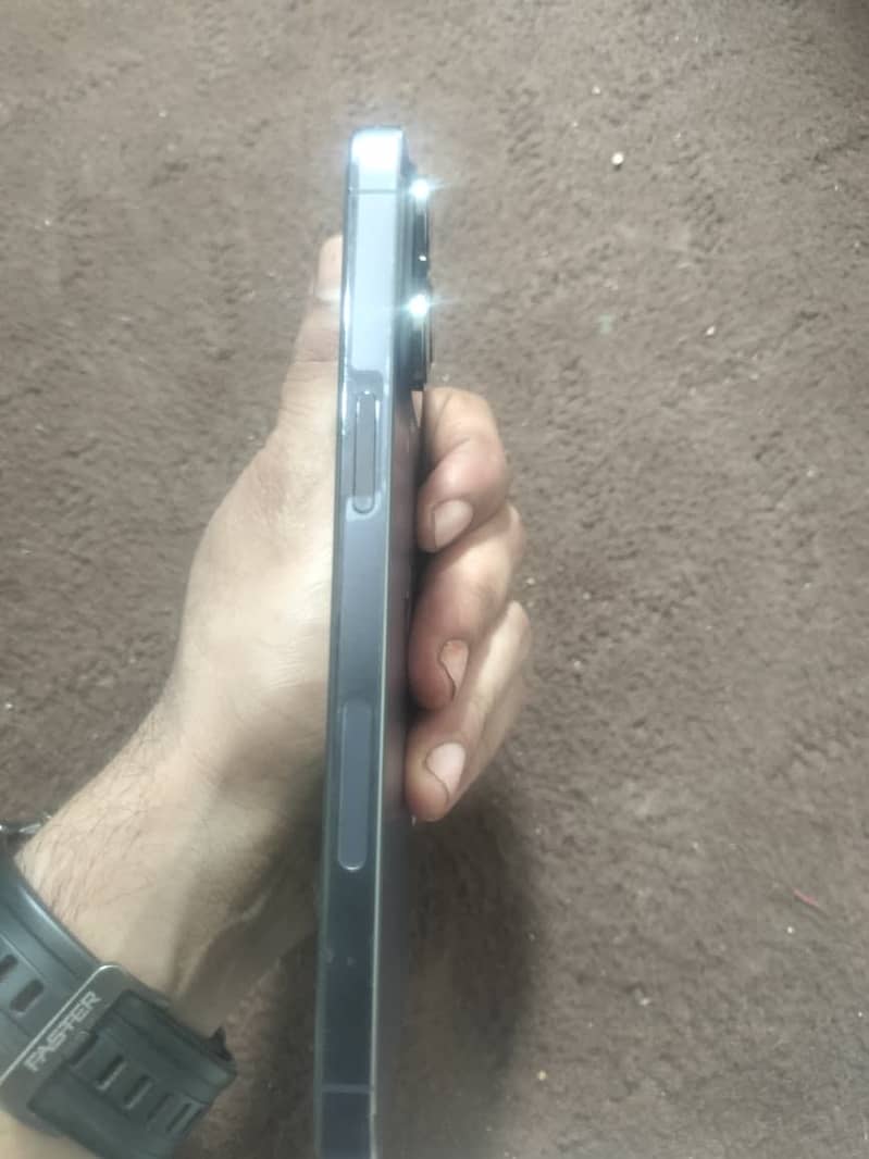 Apple iPhone 14 Pro Max 6