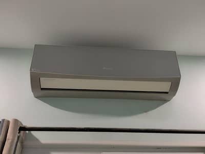 Gree inverter AC 1.5ton