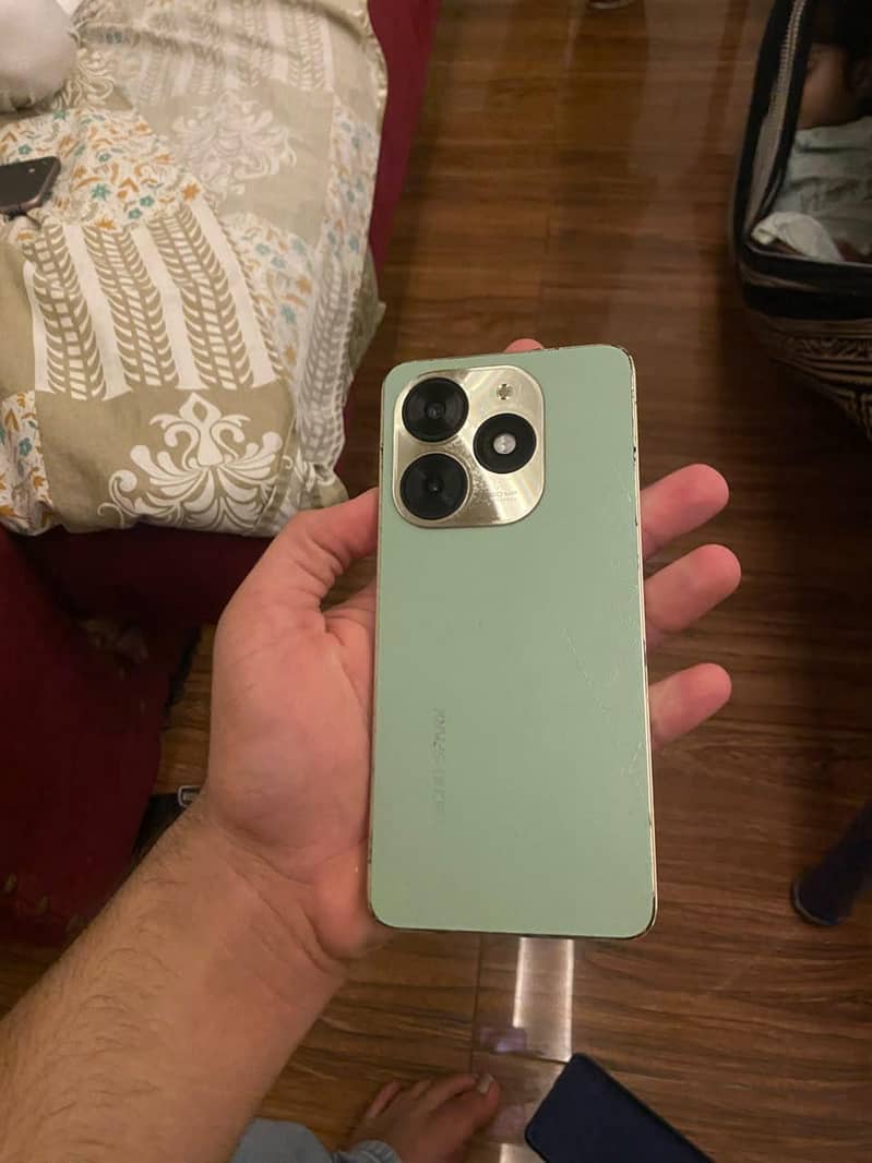 Tecno Spark 20C 4