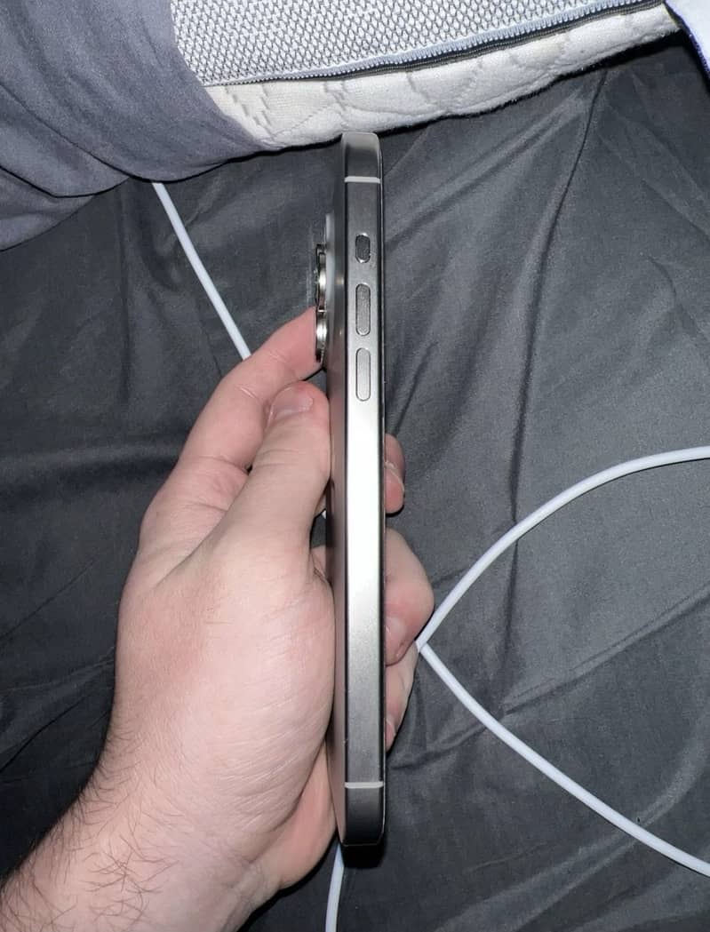 iPhone 15 Pro Max 3