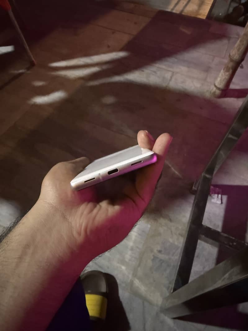 Google Pixel 7a 1