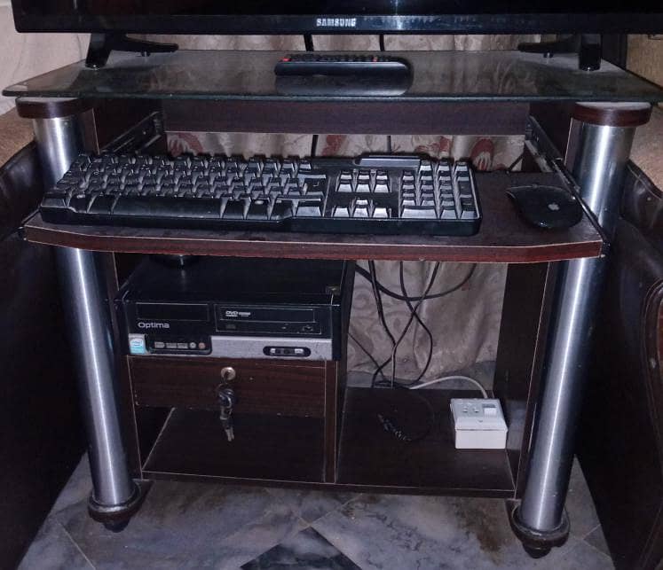 Computer Table 1