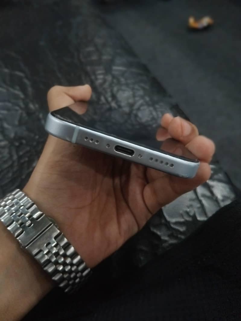 Apple iPhone 15 3