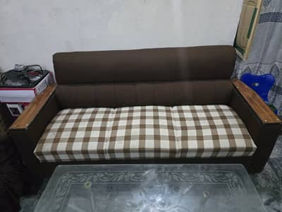 Only 4 month used net and clean 5 sets sofa set