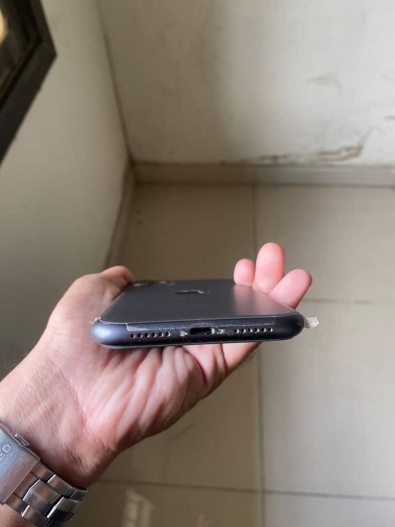 Apple iPhone 11 5
