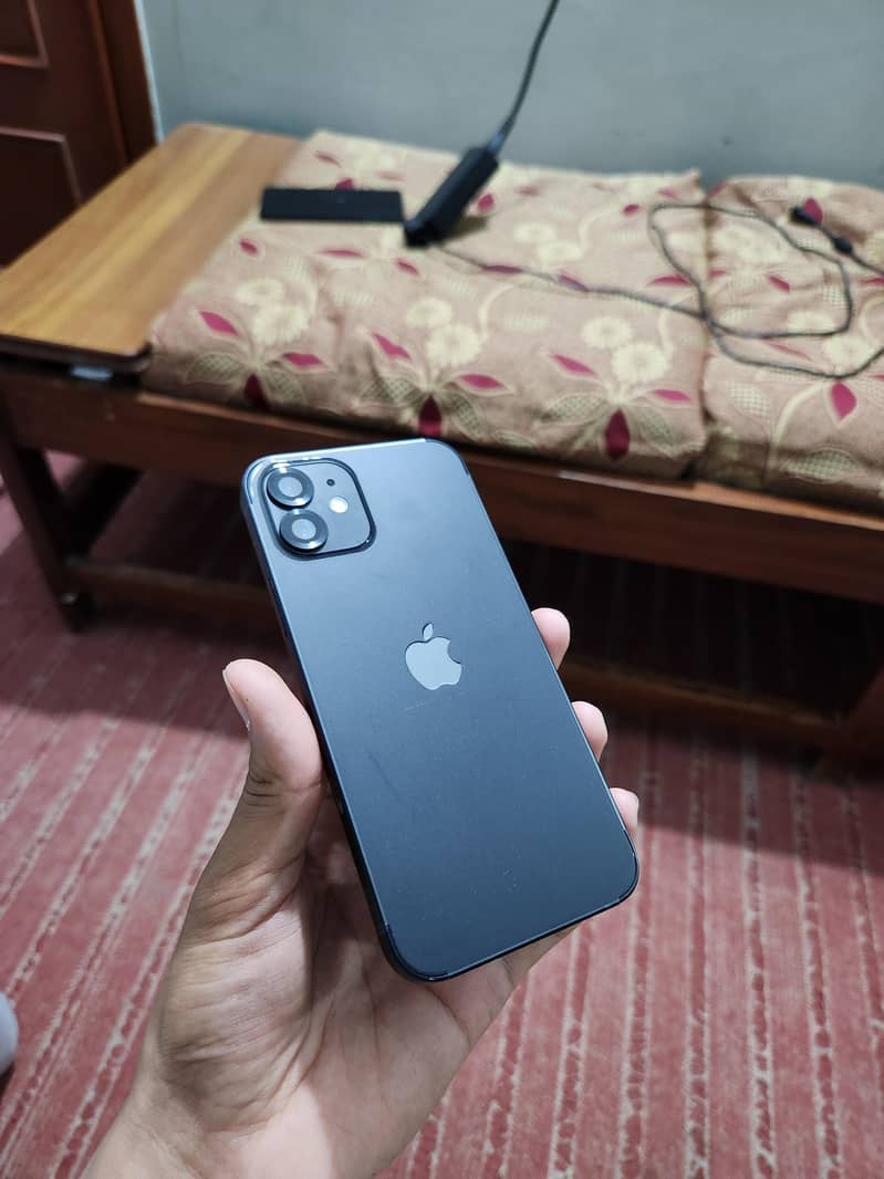 Apple iPhone 12 6