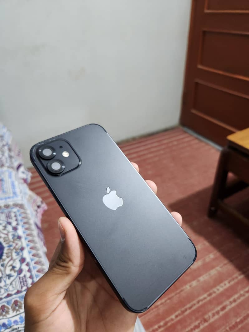 Apple iPhone 12 7