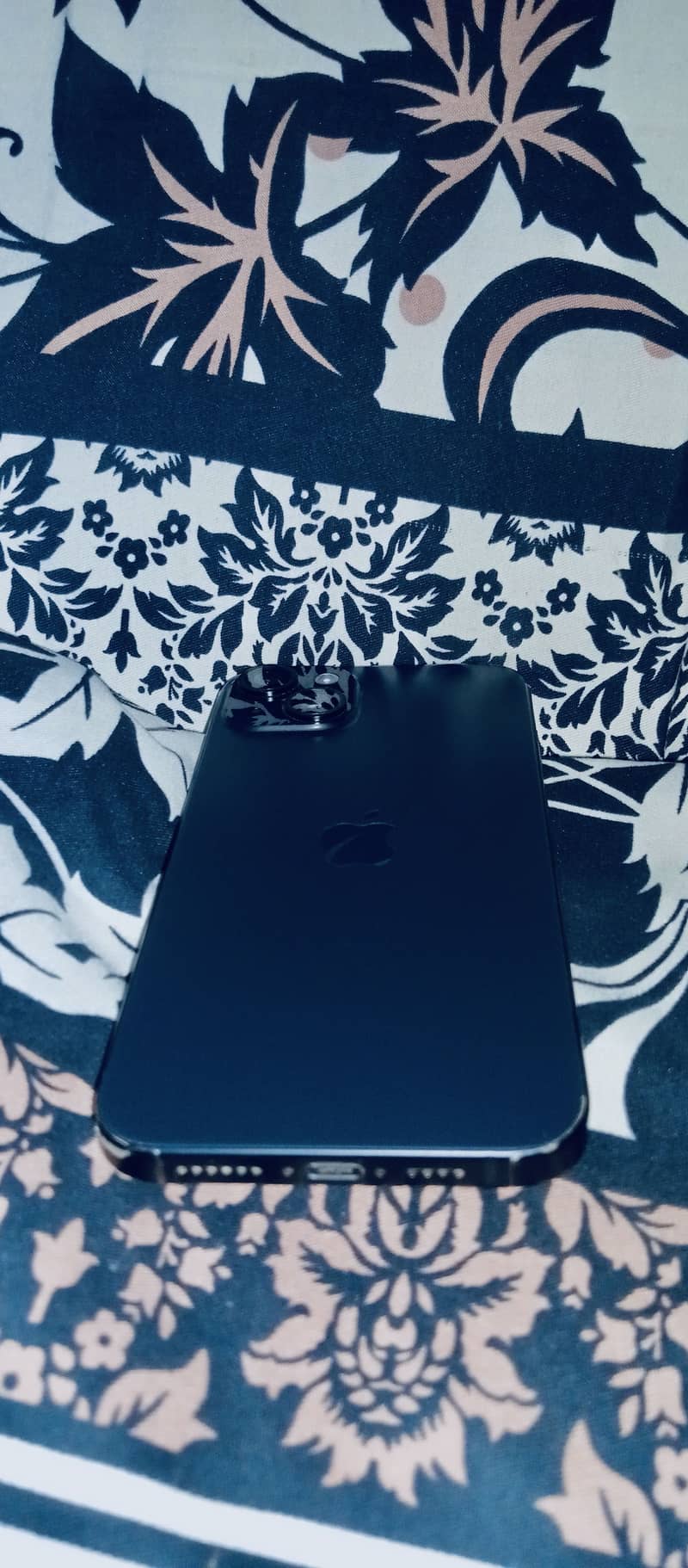 Apple iPhone 15 plus 6