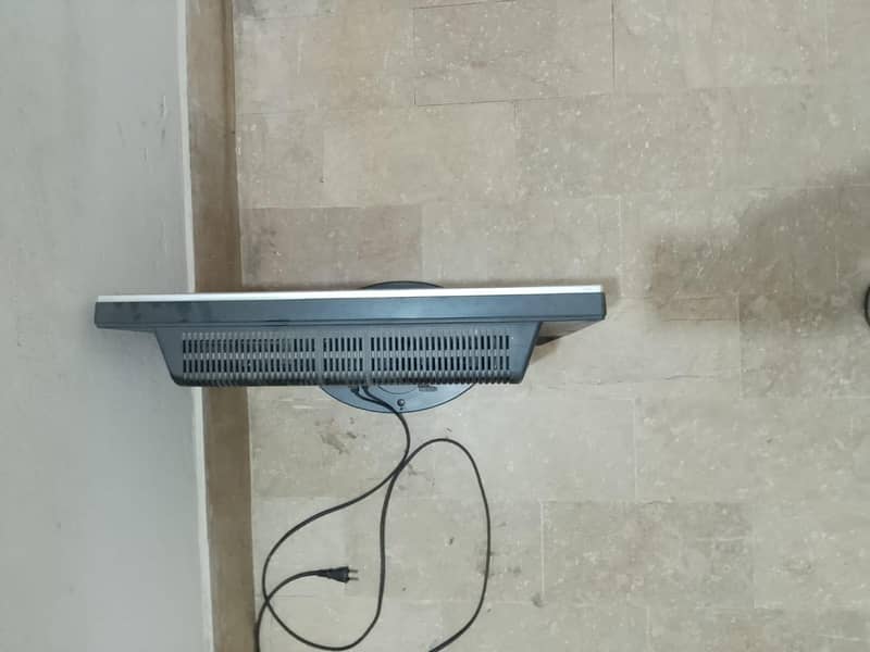 LCD TV 3