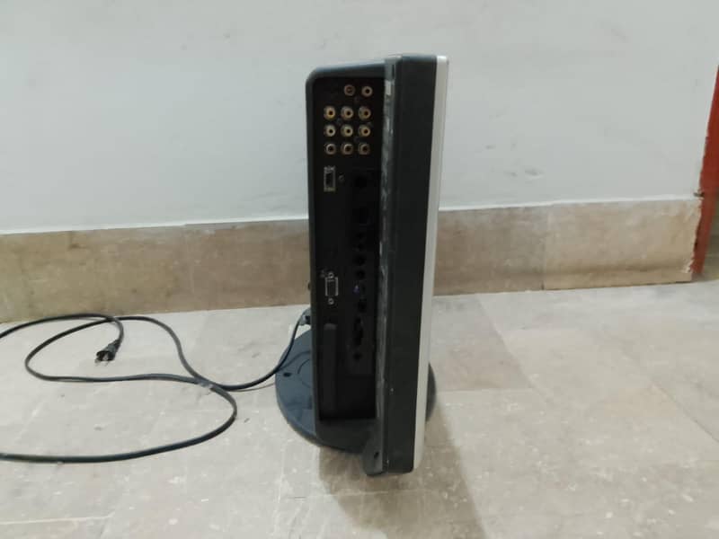 LCD TV 5