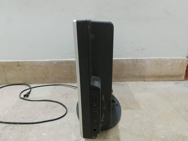 LCD TV 7
