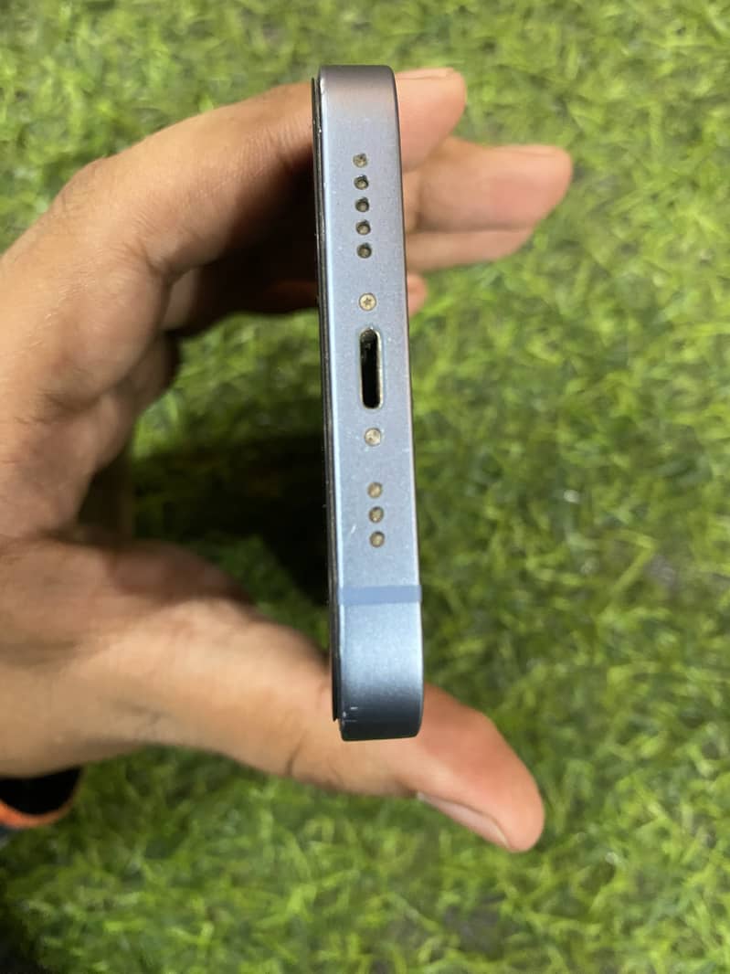 Apple iPhone 14 3