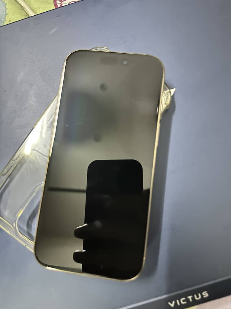 Apple iPhone 16 Pro 0