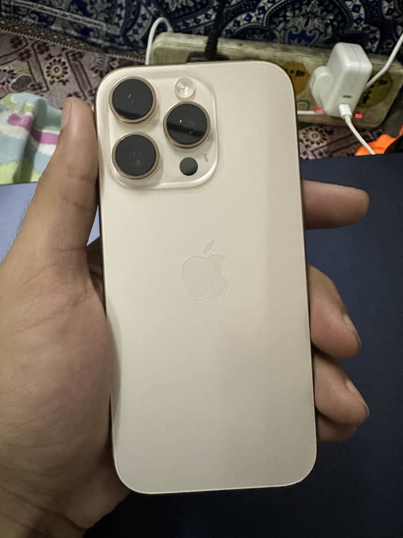 Apple iPhone 16 Pro 4