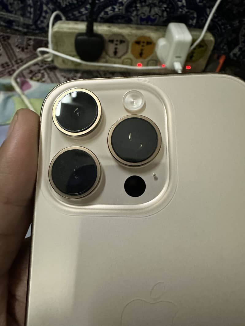 Apple iPhone 16 Pro 6