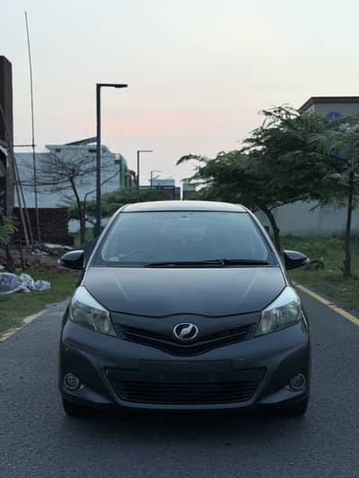 Toyota Vitz F 1.0
