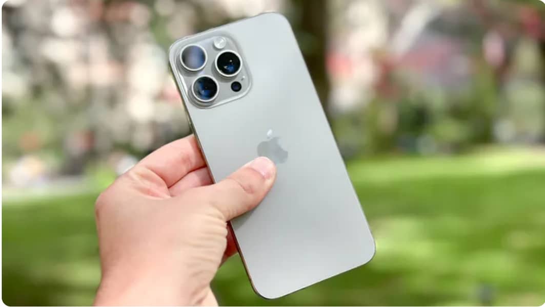 Apple iPhone 16 Pro Max 0