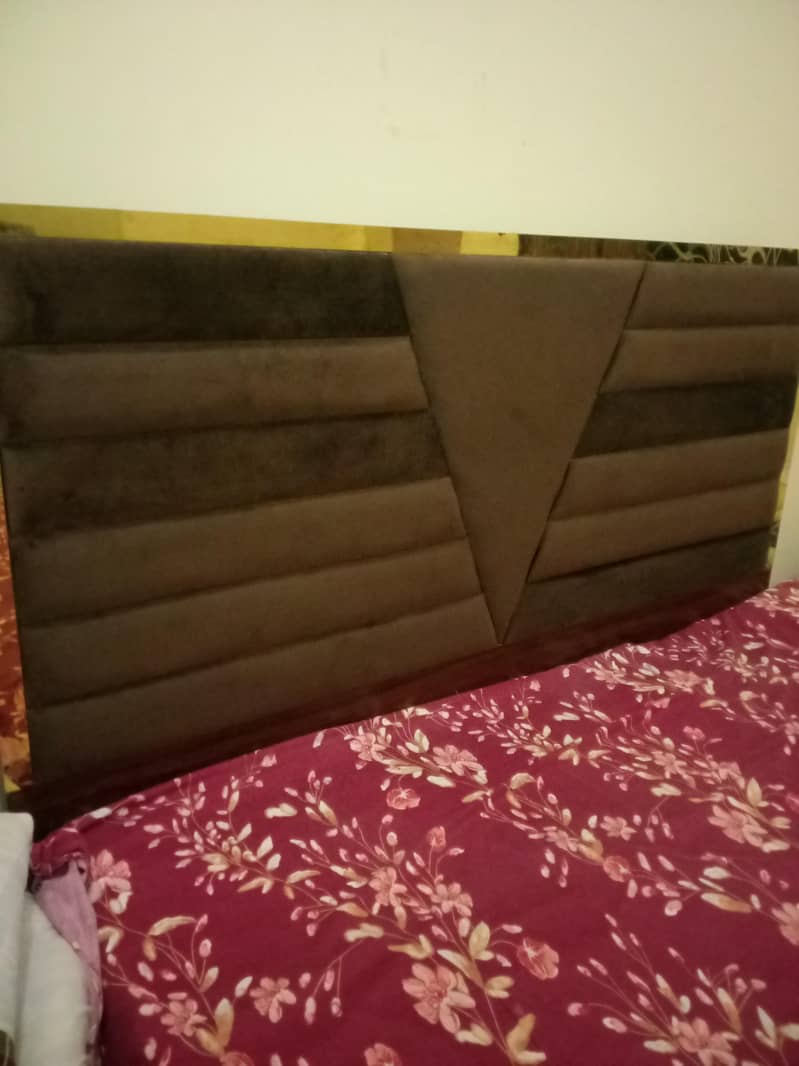 king size bed 0