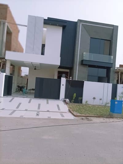10 Marla luxury house in DHA Multan for sale