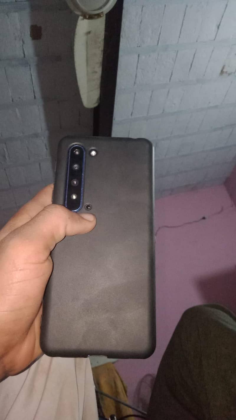 Sharp Aquos R5G 0