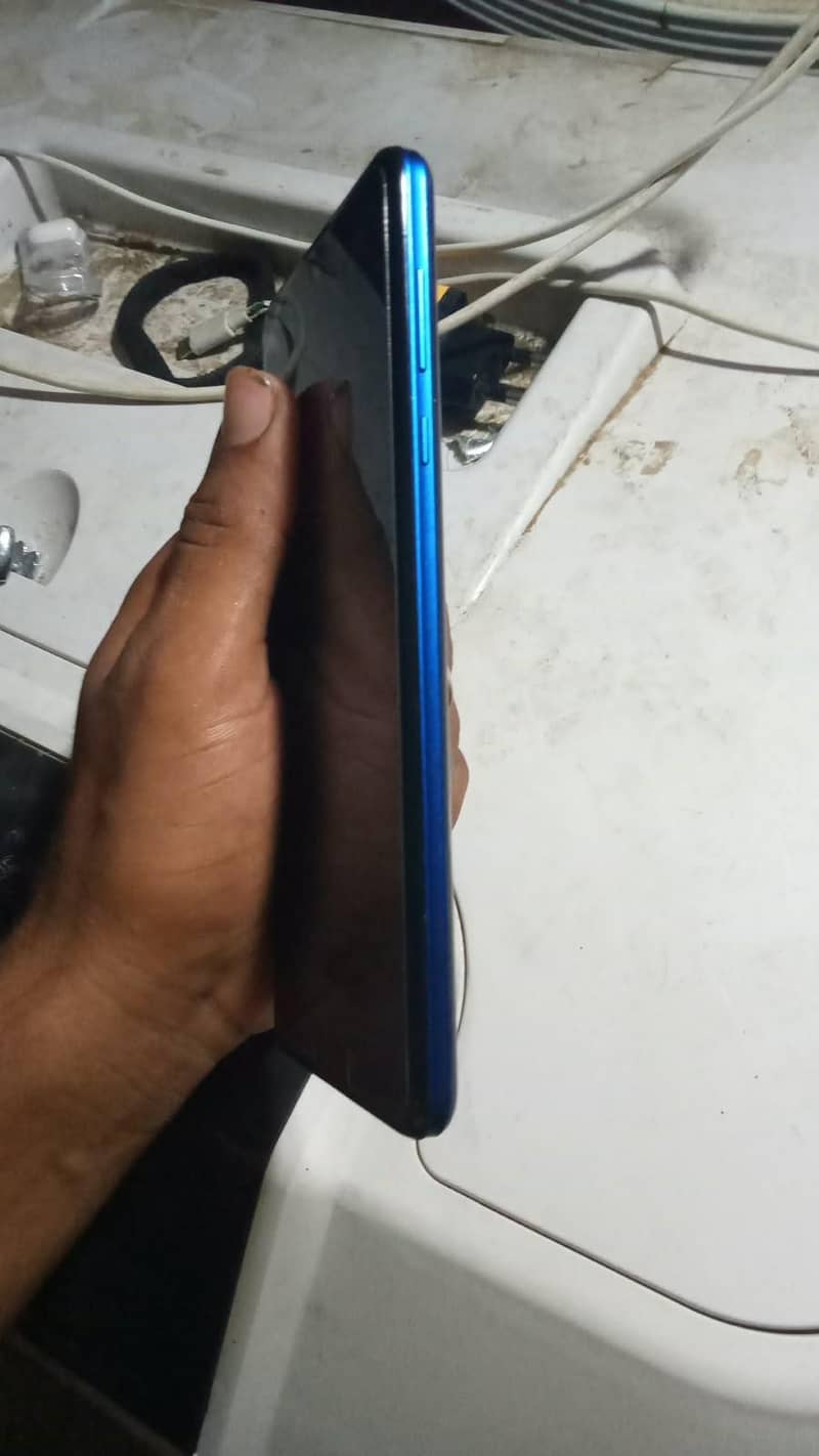 Sharp Aquos R5G 2